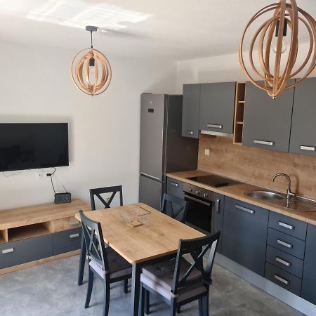 Hello Sunshine - Apartment On The Beach Zubovici Ngoại thất bức ảnh